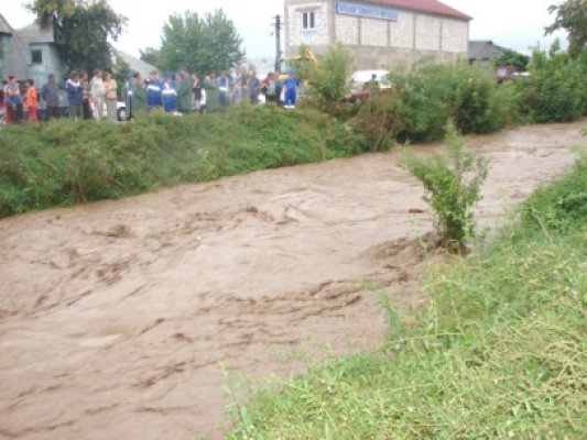 Ploi puternice în ţară! A fost emis cod portocaliu